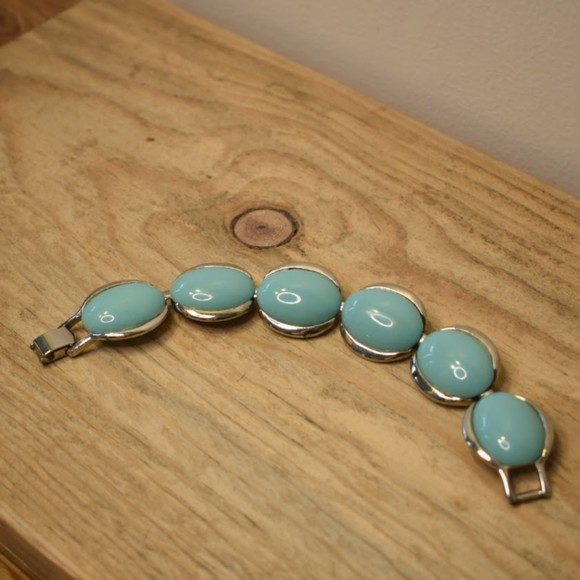 Vintage Faux Turquoise and Silver Plate Chunky Bracelet - Picture 1 of 6
